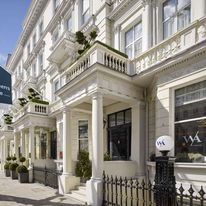 100 Queen's Gate Hotel, Curio by Hilton