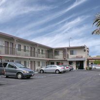 American Inn & Suites